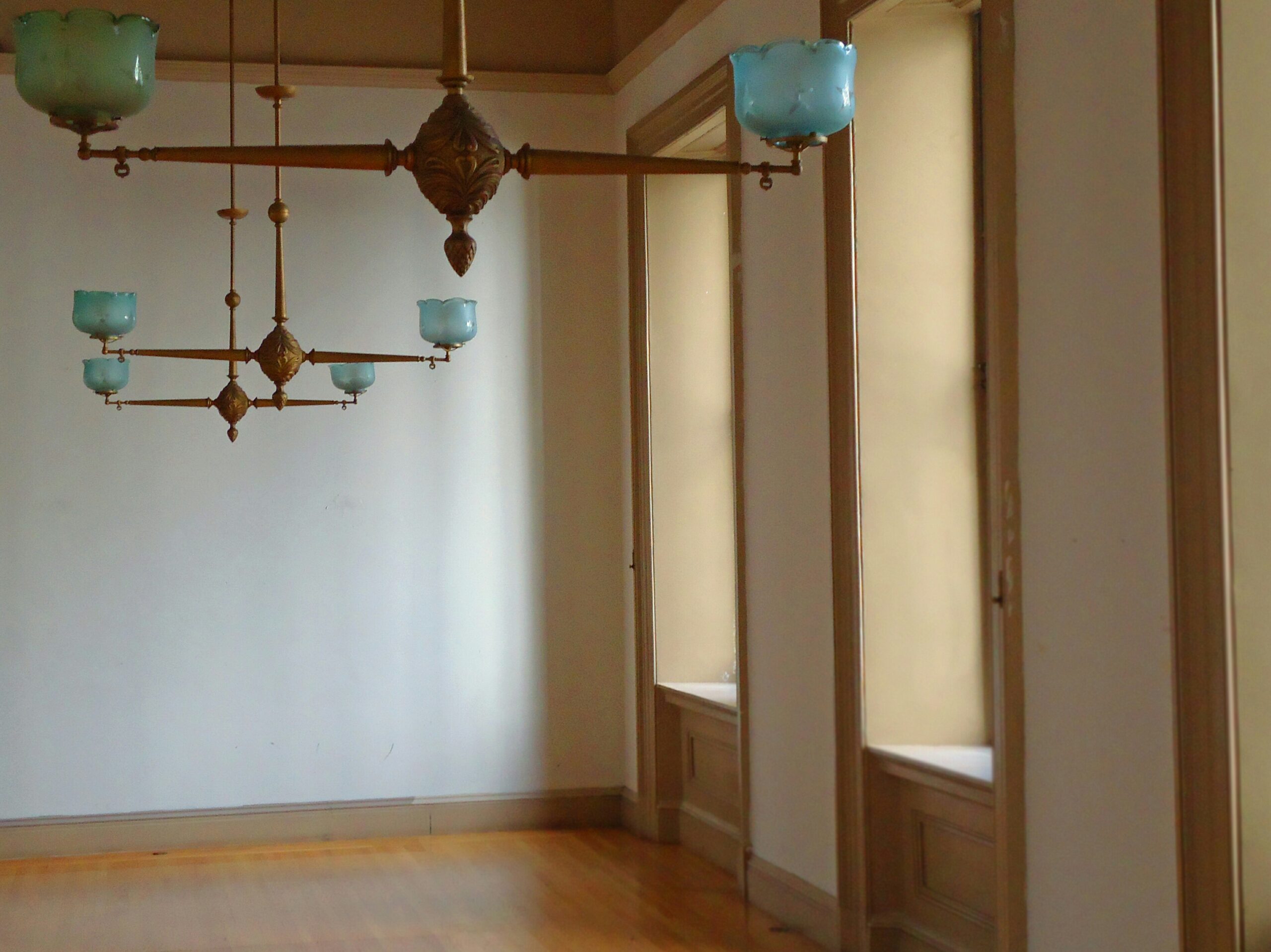 gas-lamps-hanging-from-ceiling-home